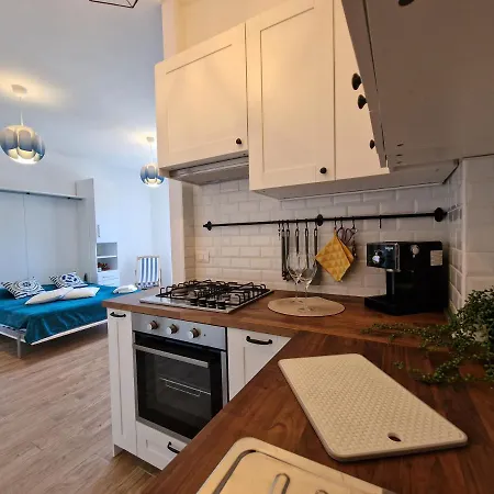 650 Metri Dal Mare - Wifi - Terrazzo - Piscina - A/c * Pietra Ligure