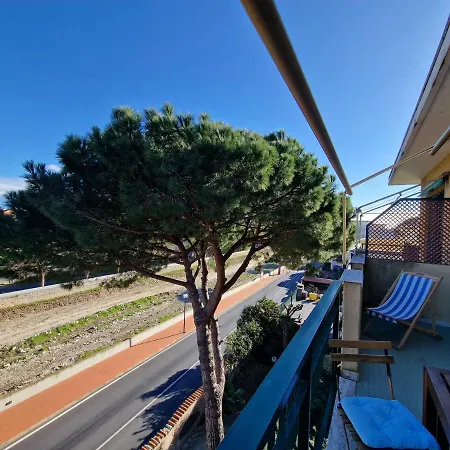 Apartment 650 Metri Dal Mare - Wifi - Terrazzo - Piscina - A/c Pietra Ligure