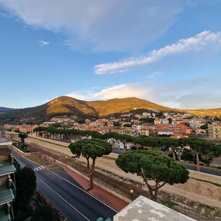 650 Metri Dal Mare - Wifi - Terrazzo - Piscina - A/c * Pietra Ligure