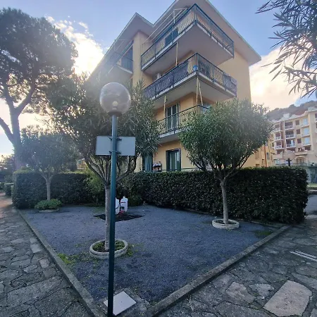 Apartment 650 Metri Dal Mare - Wifi - Terrazzo - Piscina - A/c *